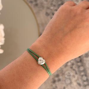 PULSEIRA FIO SEDA VERDE CORAÇÃO 10mm